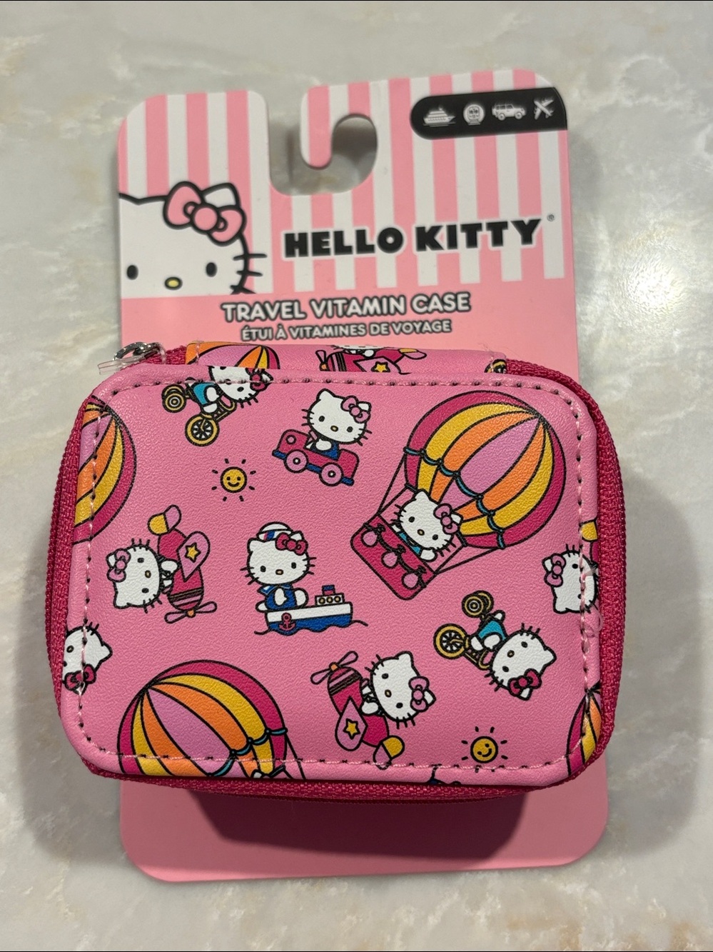 NWT Hello Kitty Pink Zip Around travel Pill case